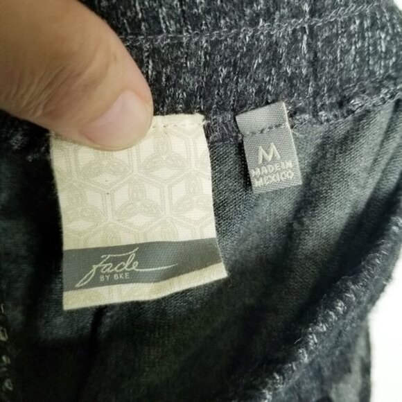 Fade By BKE Womens Leopard Print Jogger Pants Size‎ M Polyester Rayon Blend - Picture 3 of 10